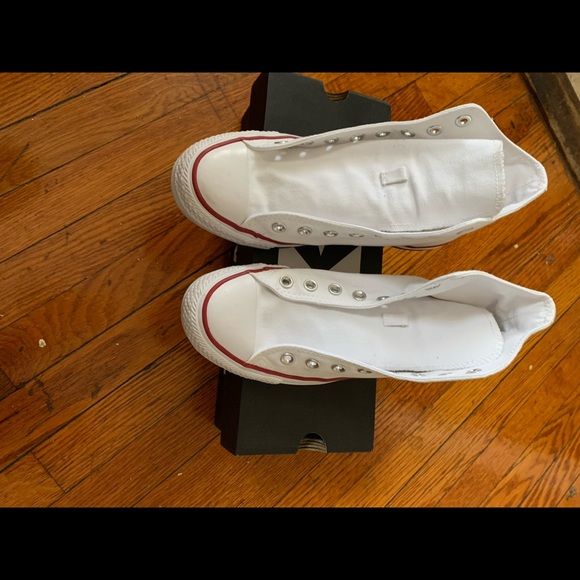 Classic White Converse Chuck Taylor - Picture 4 of 4